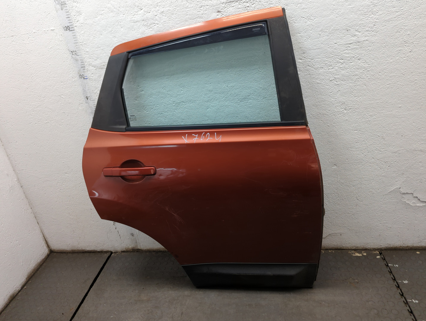 Дверь задняя правая