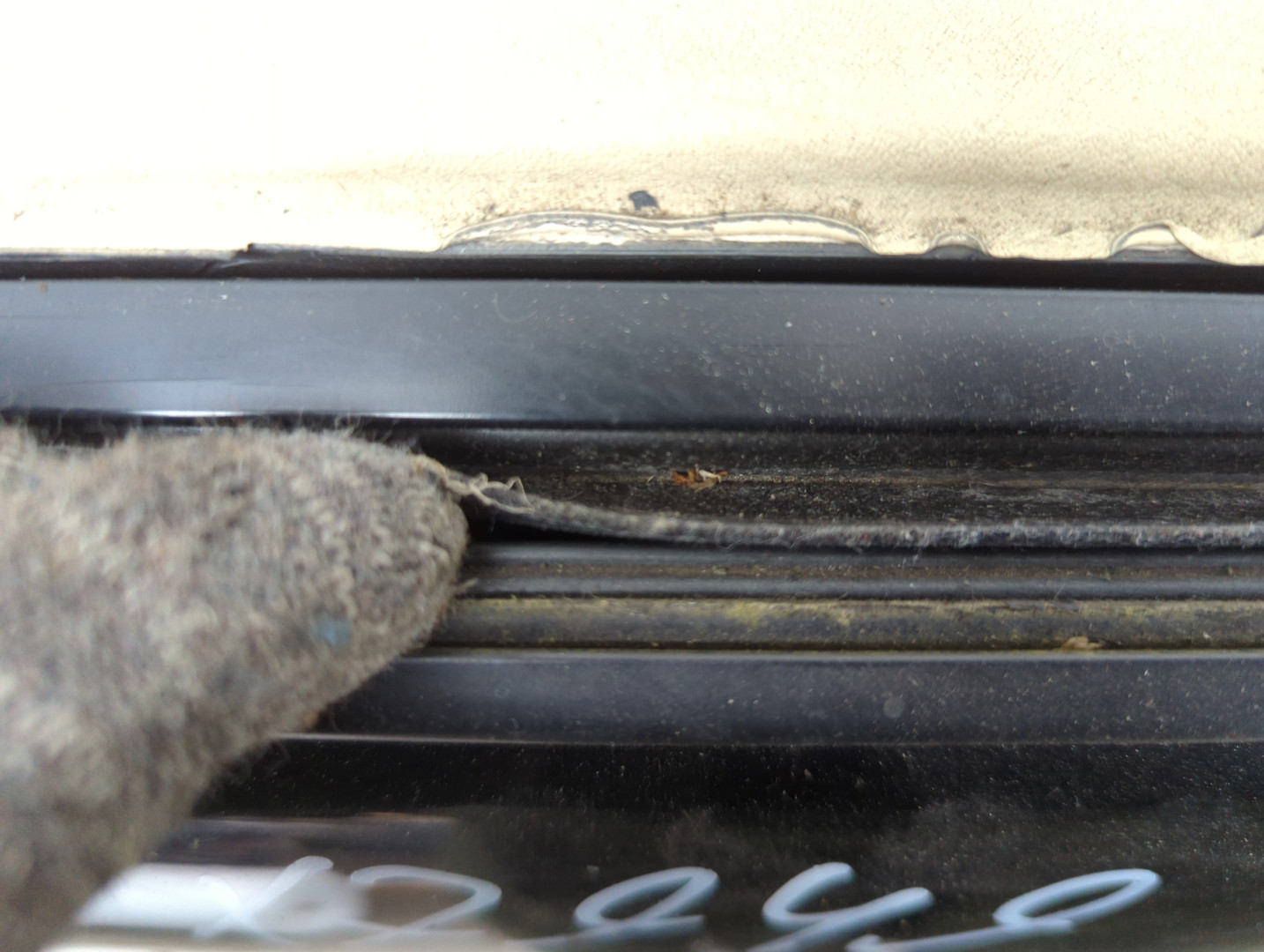 Дверь передняя левая