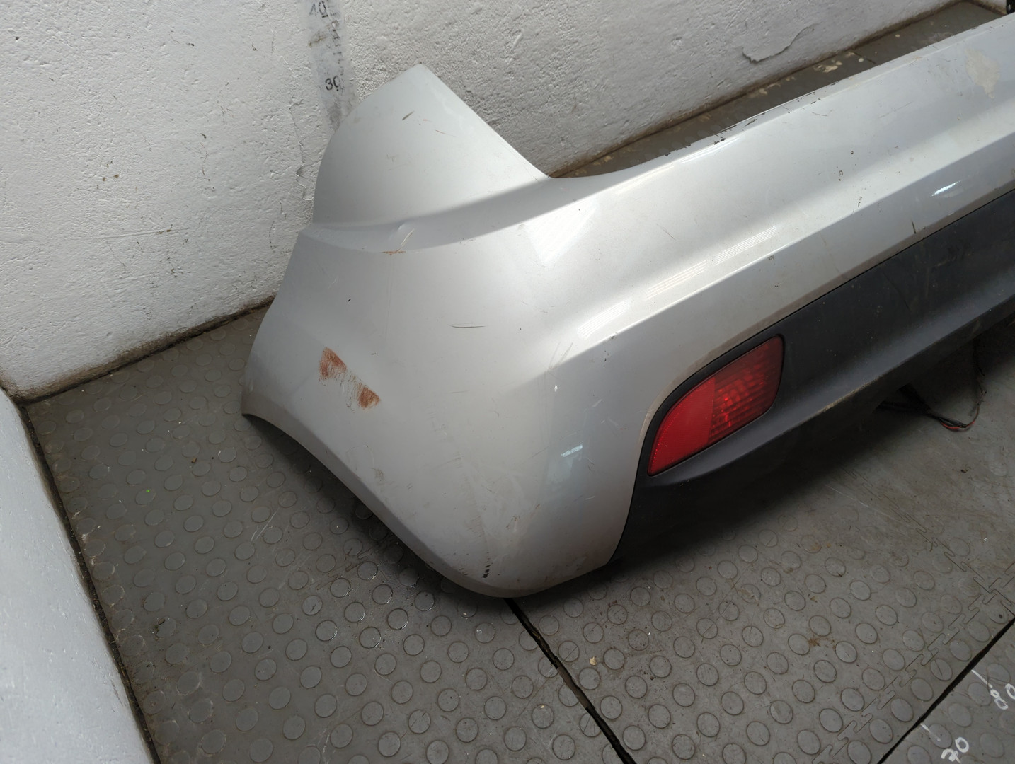 Бампер задний