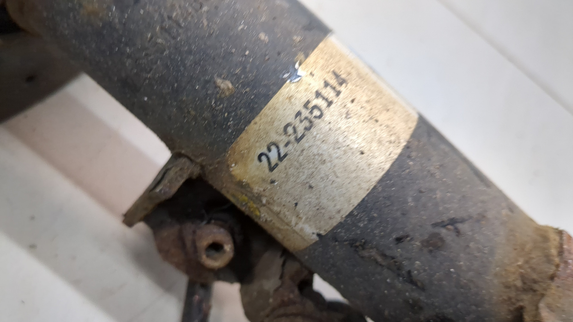 Амортизатор передний правый