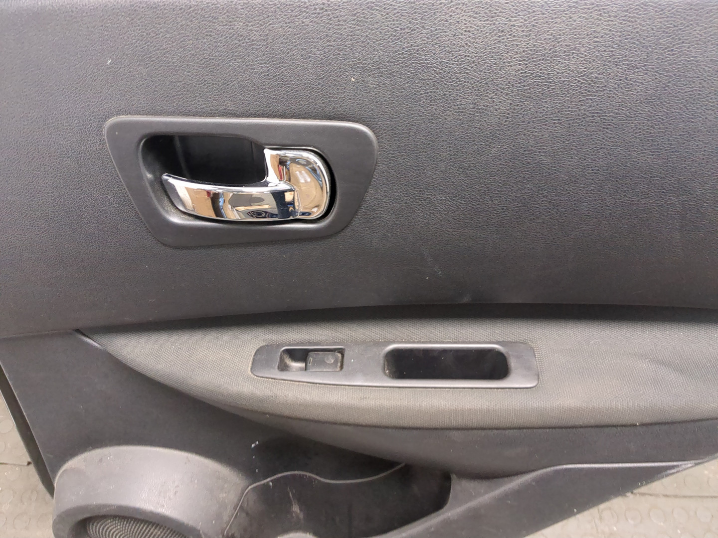 Дверь задняя правая