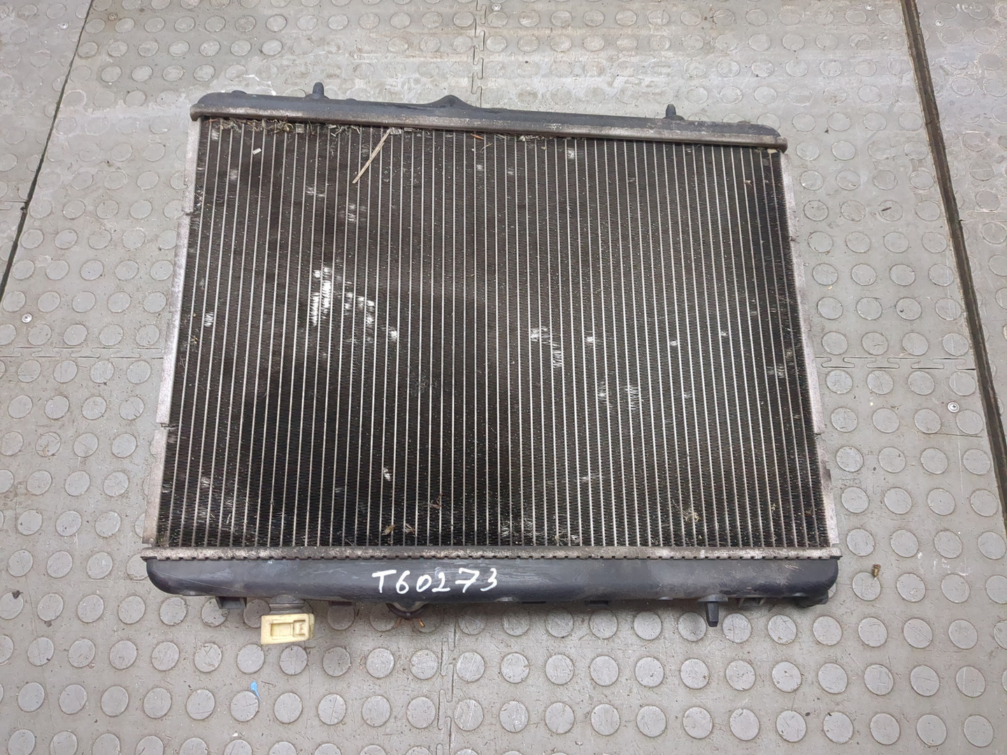 Радиатор охлаждения двигателя основной