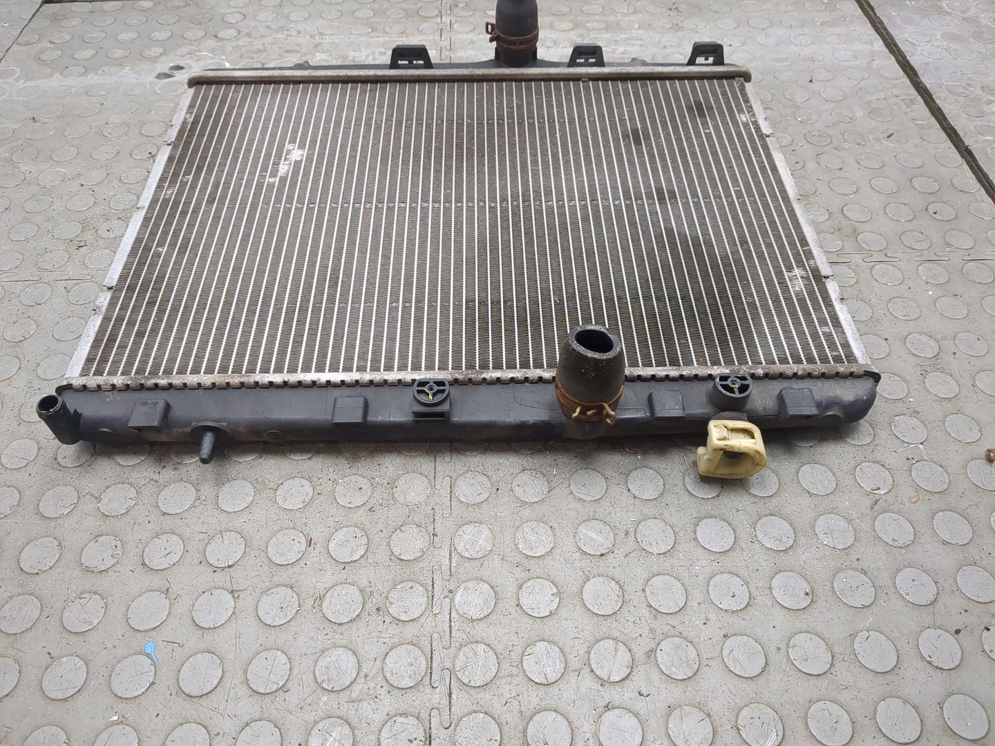 Радиатор охлаждения двигателя основной