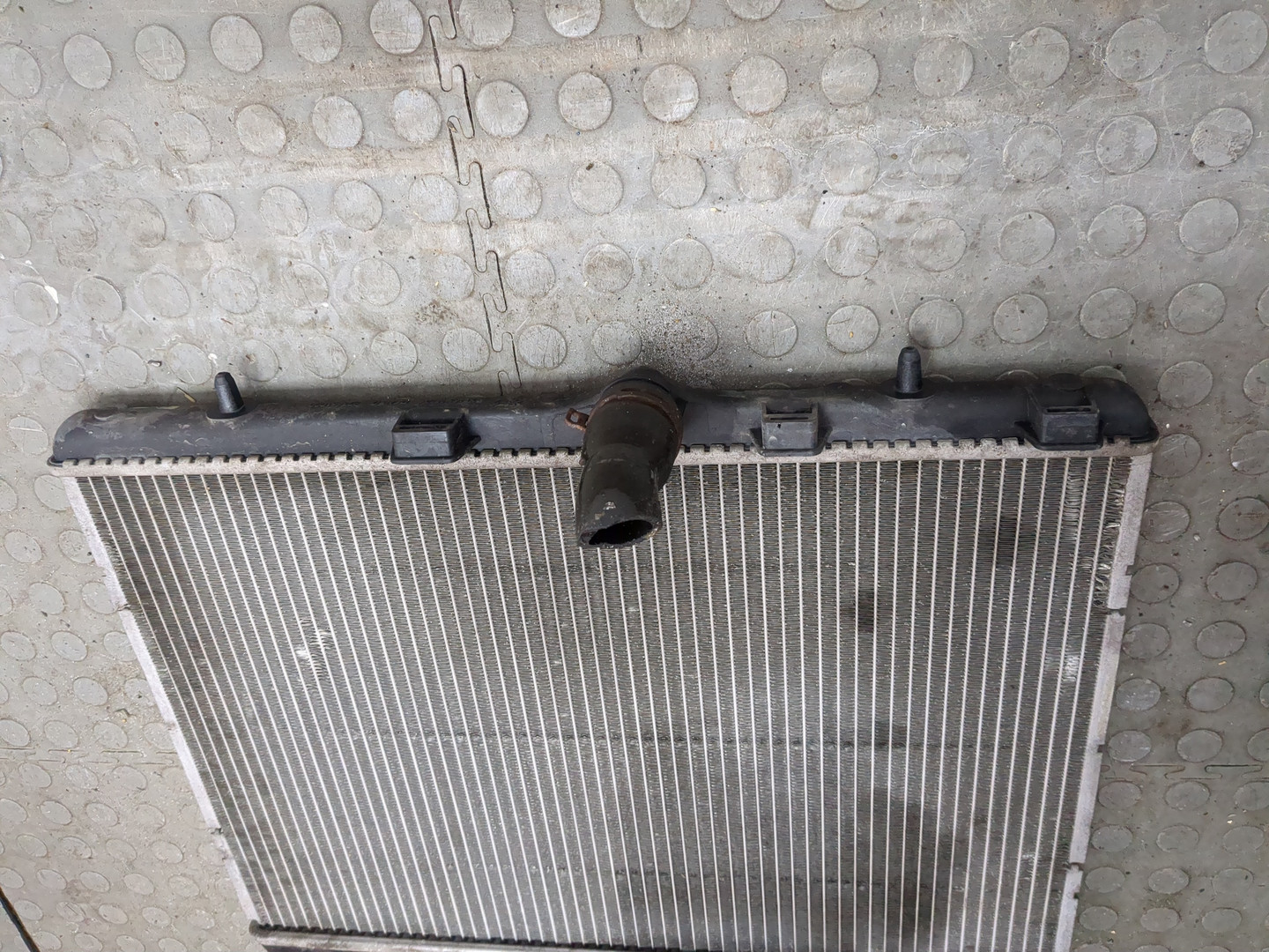 Радиатор охлаждения двигателя основной