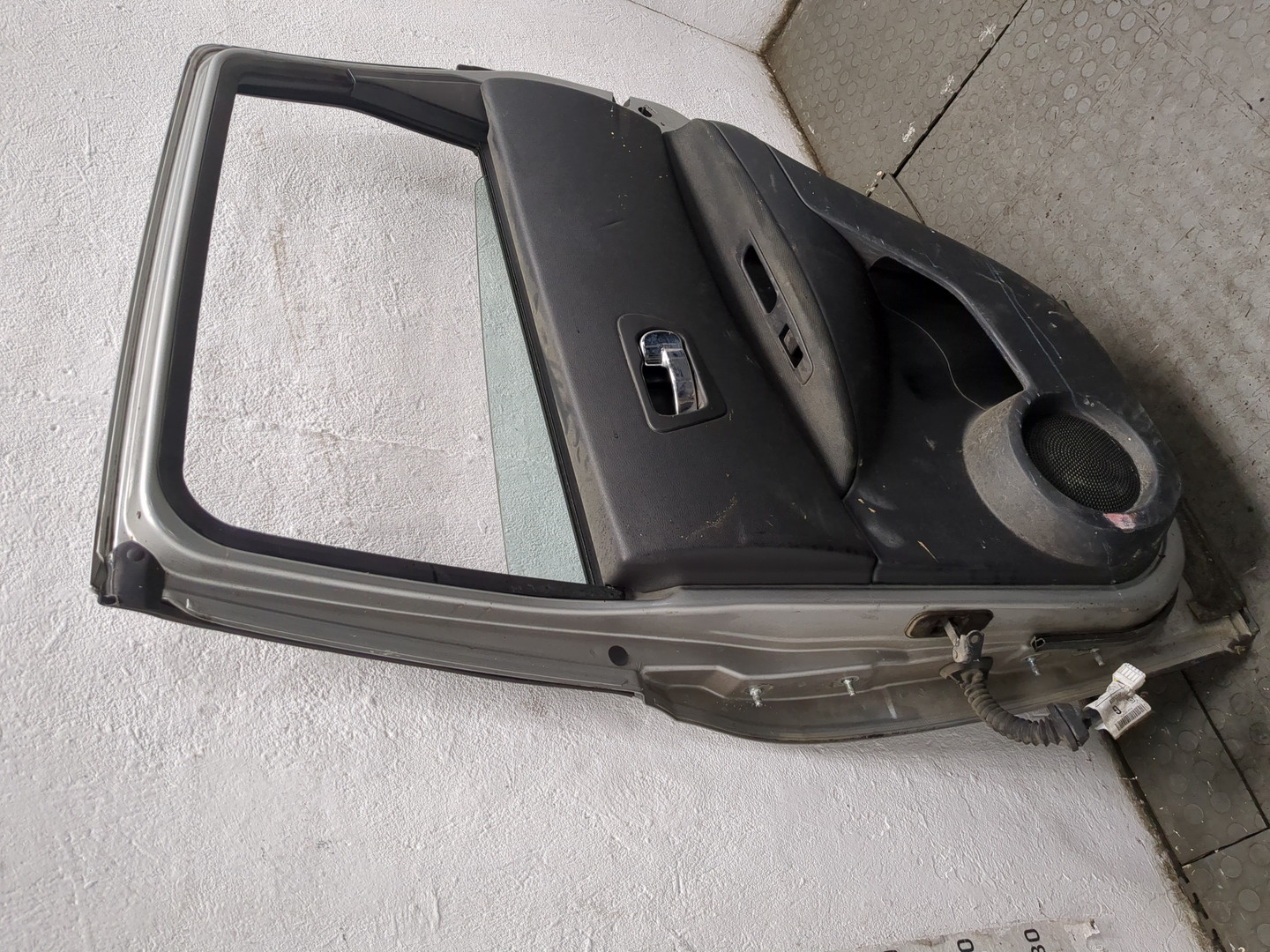 Дверь задняя правая
