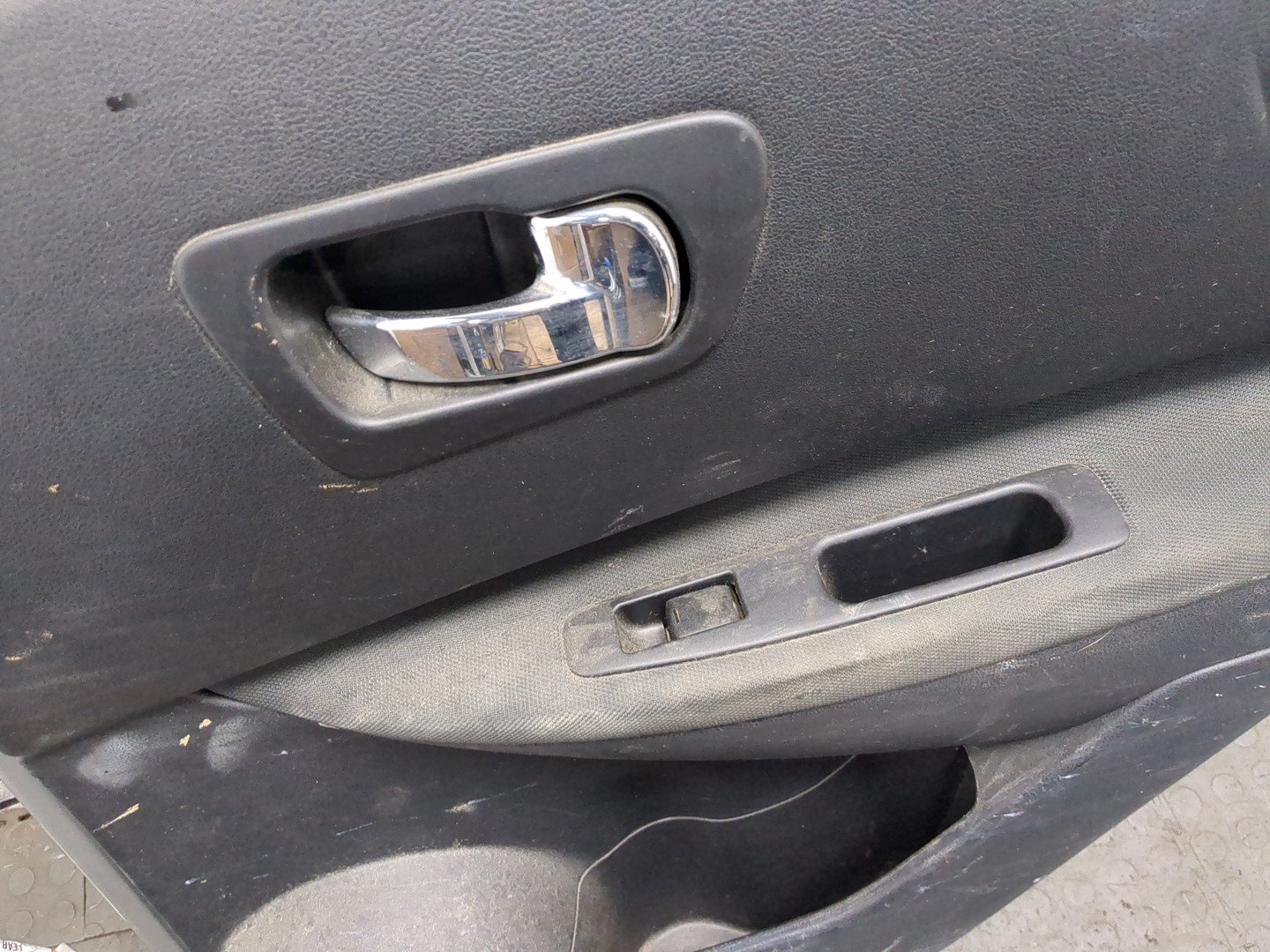 Дверь задняя правая