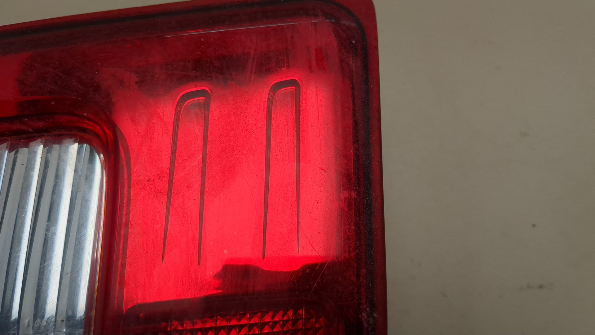 Фонарь задний правый