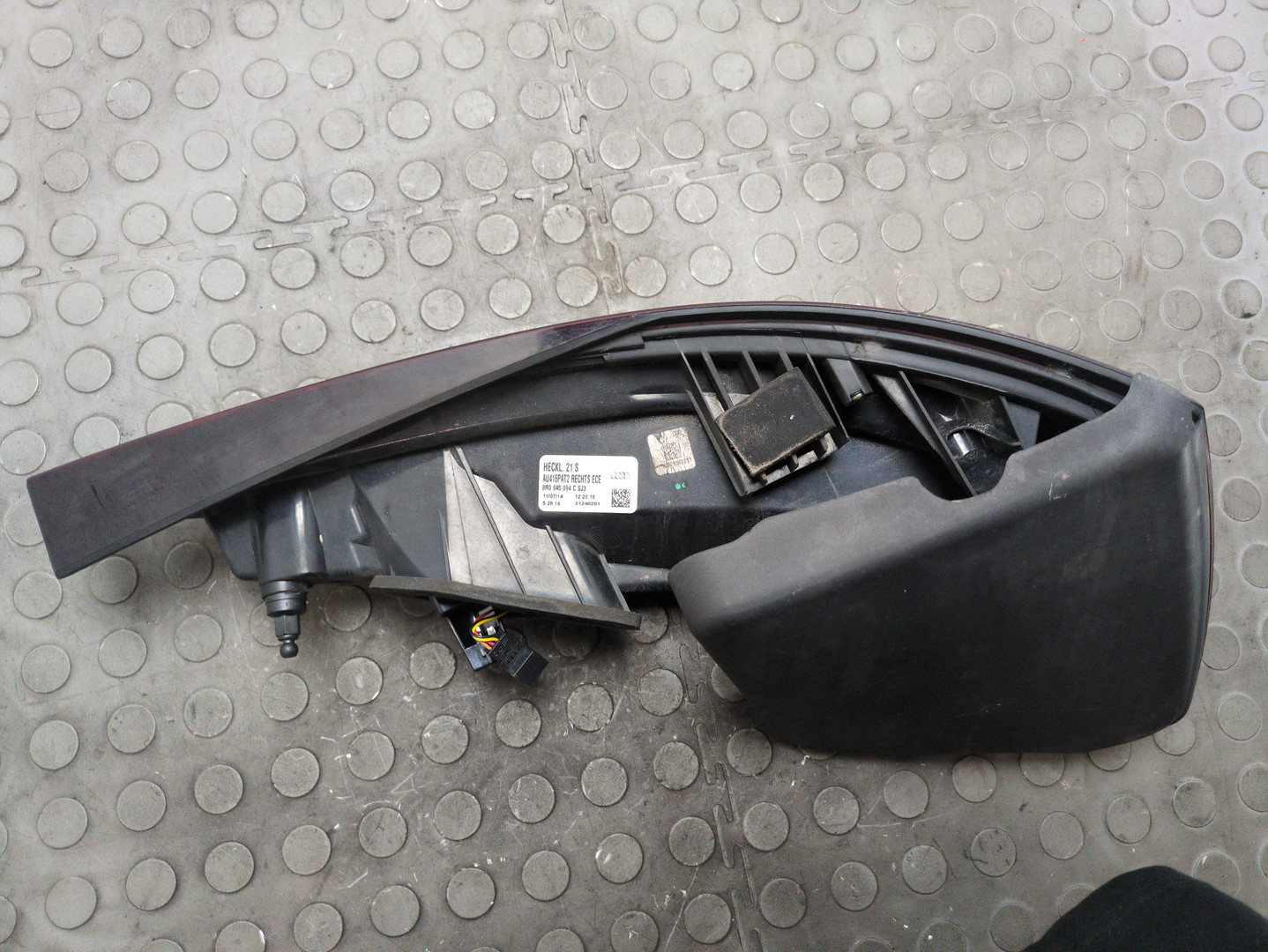 Фонарь задний правый