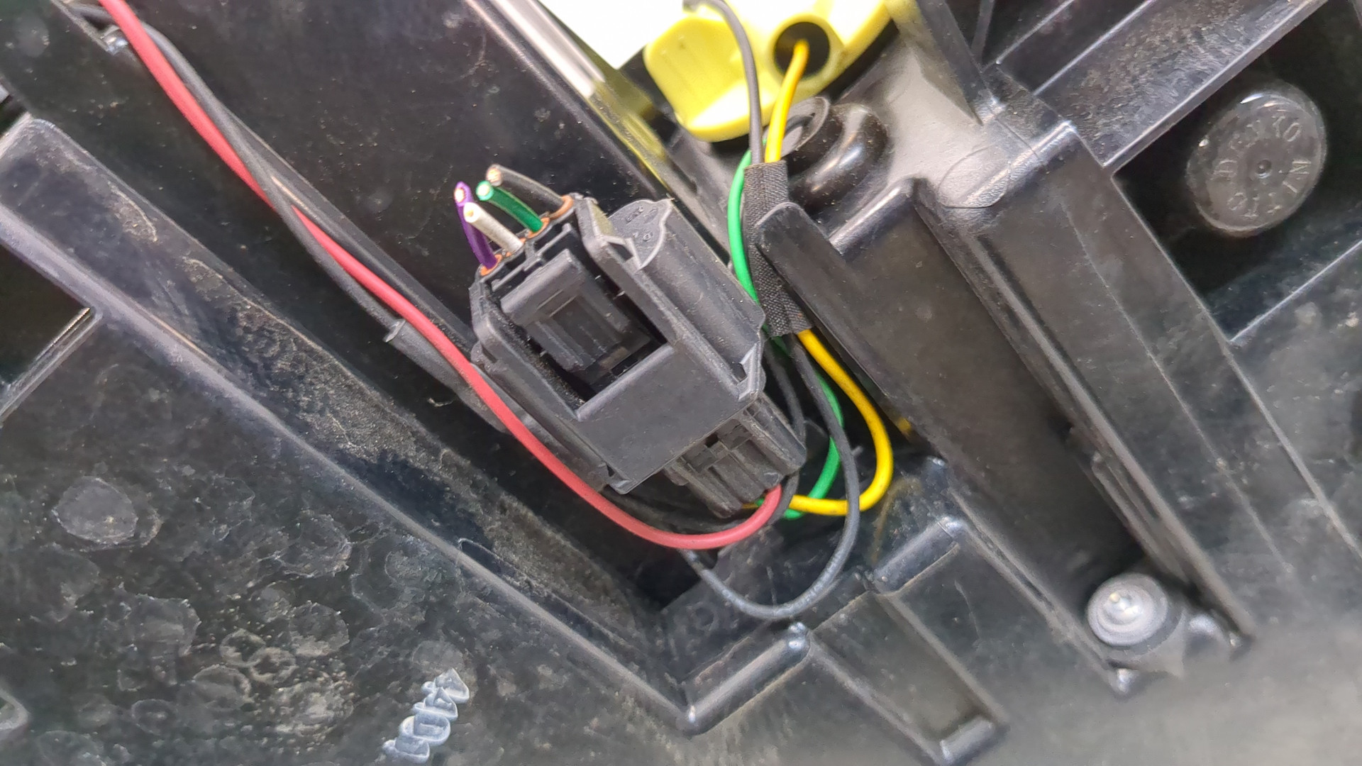 Фонарь задний правый