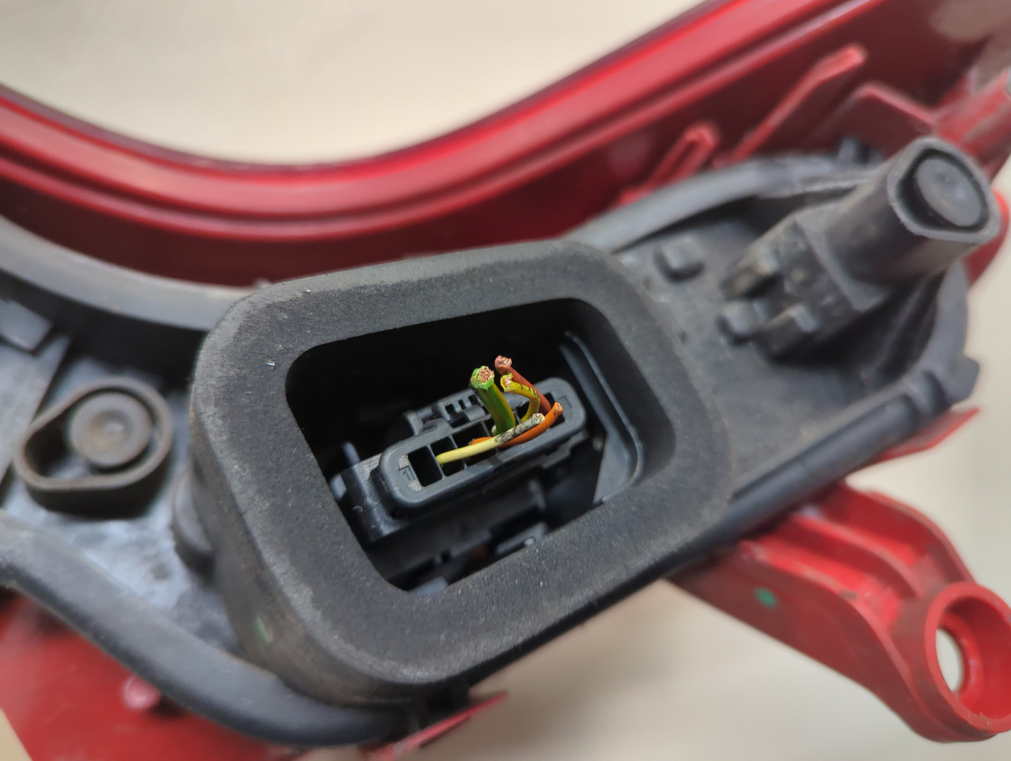 Фонарь задний правый