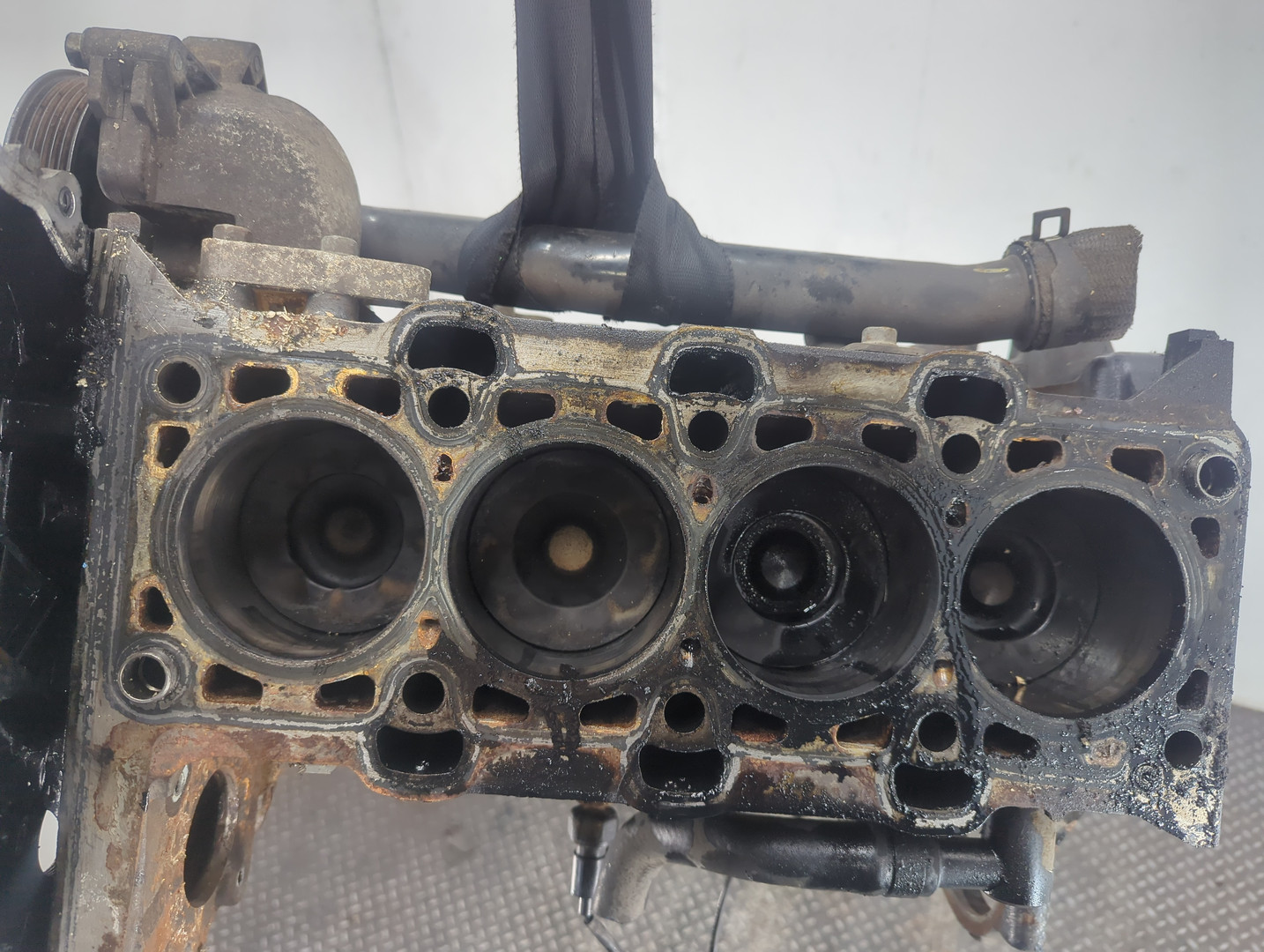 Блок двигателя