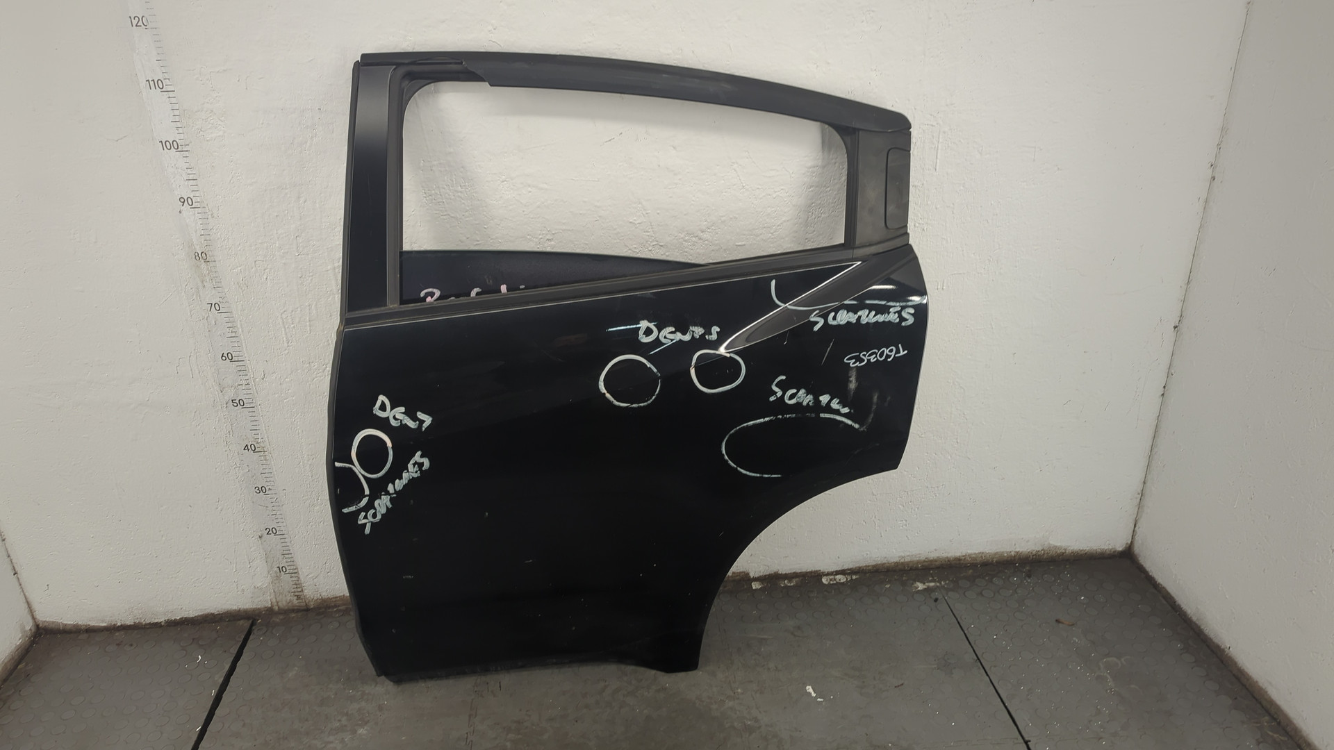 Дверь задняя левая