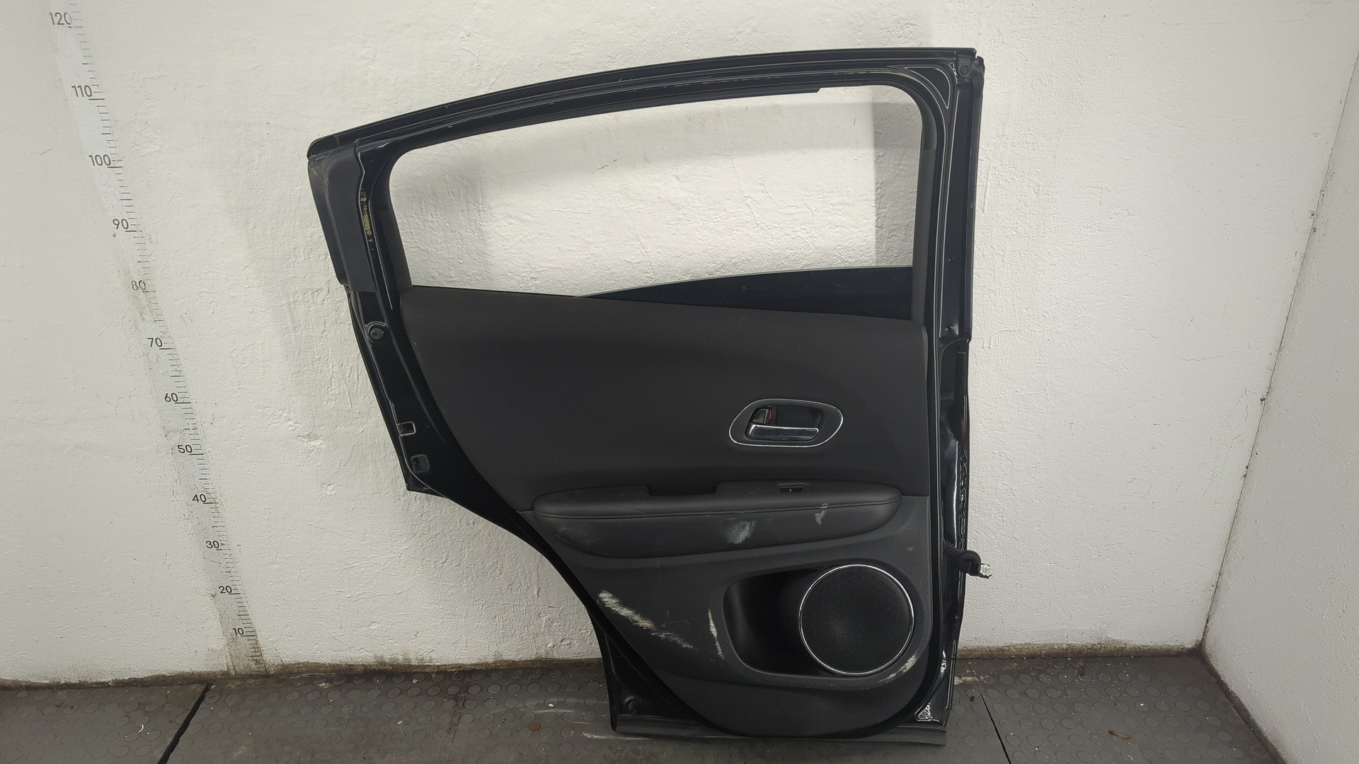 Дверь задняя левая