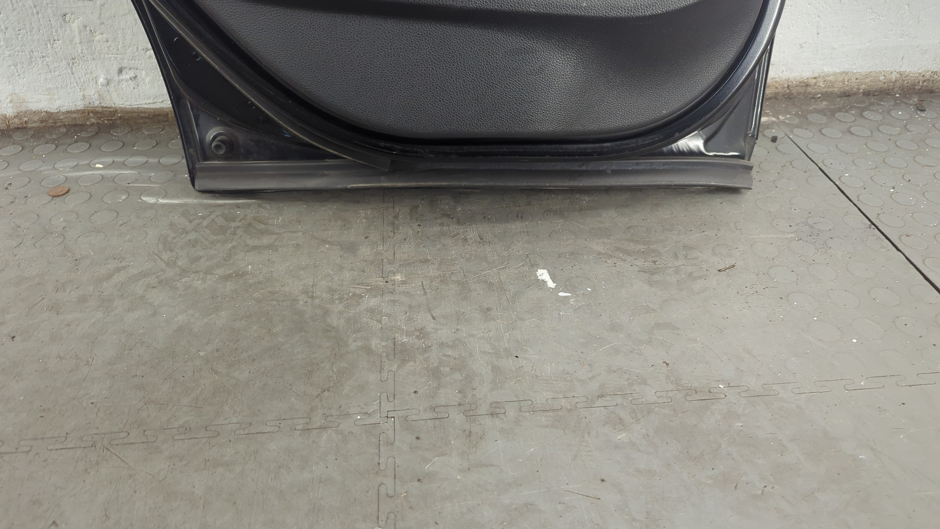 Дверь задняя левая