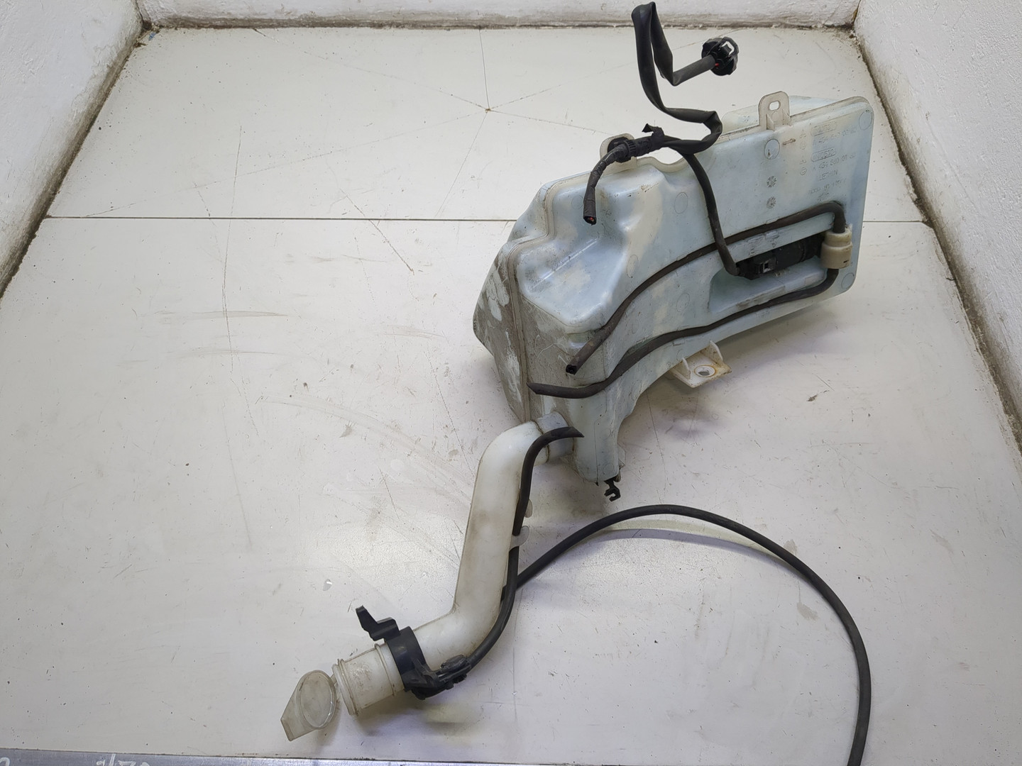 Бачок омывателя лобового стекла