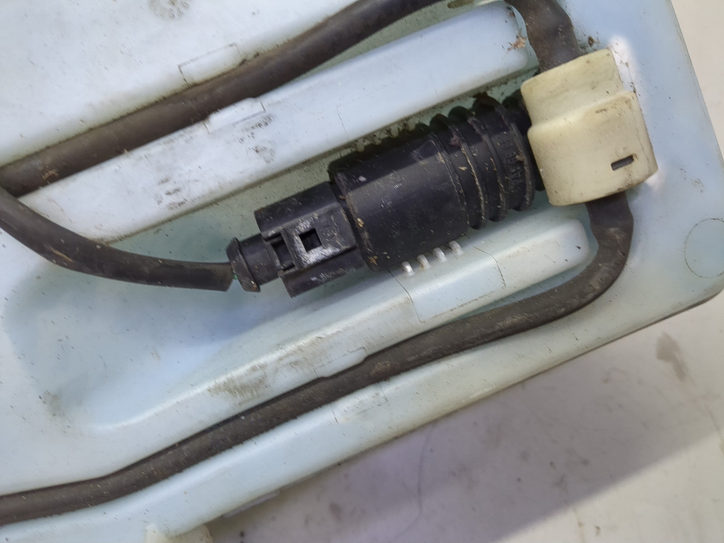 Бачок омывателя лобового стекла