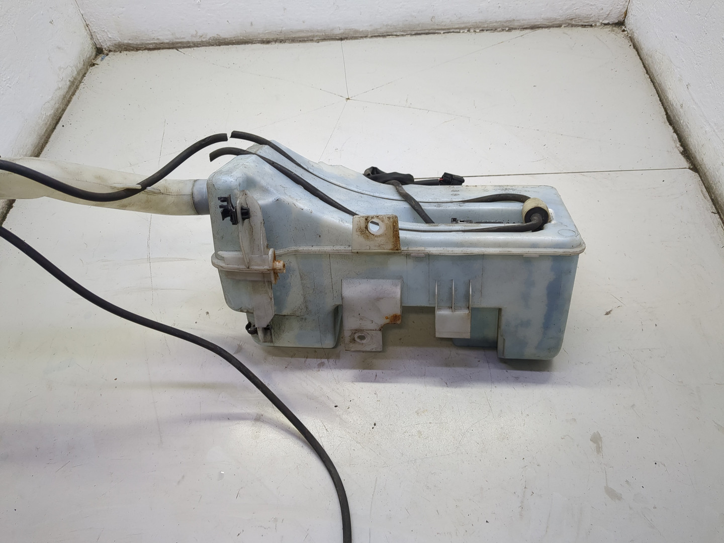 Бачок омывателя лобового стекла