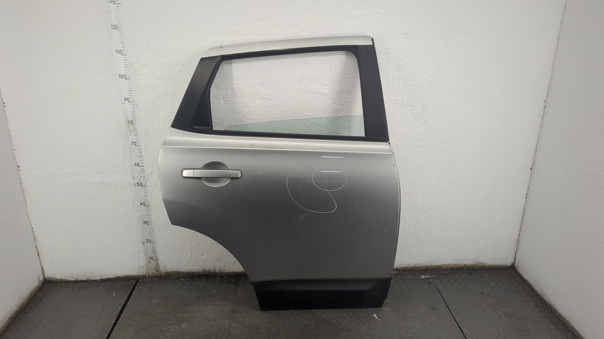 Дверь задняя правая