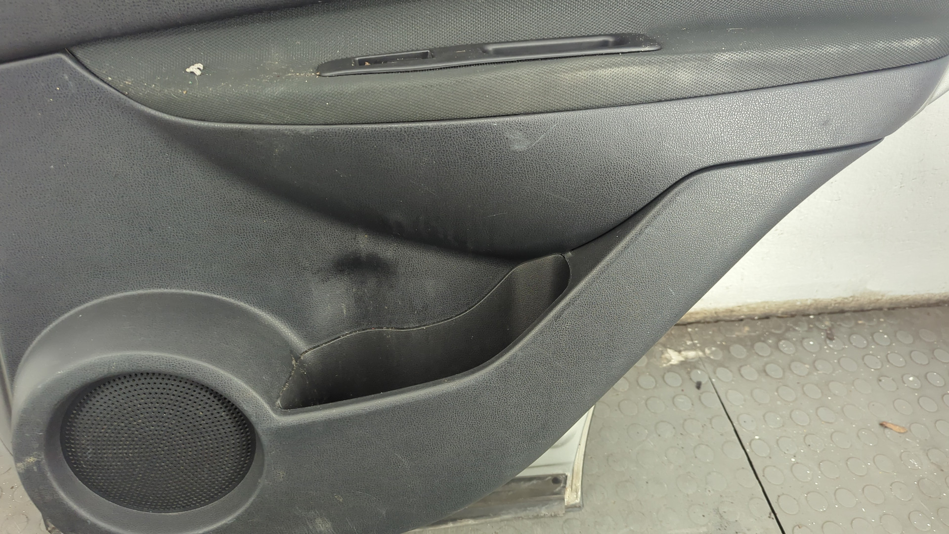 Дверь задняя правая