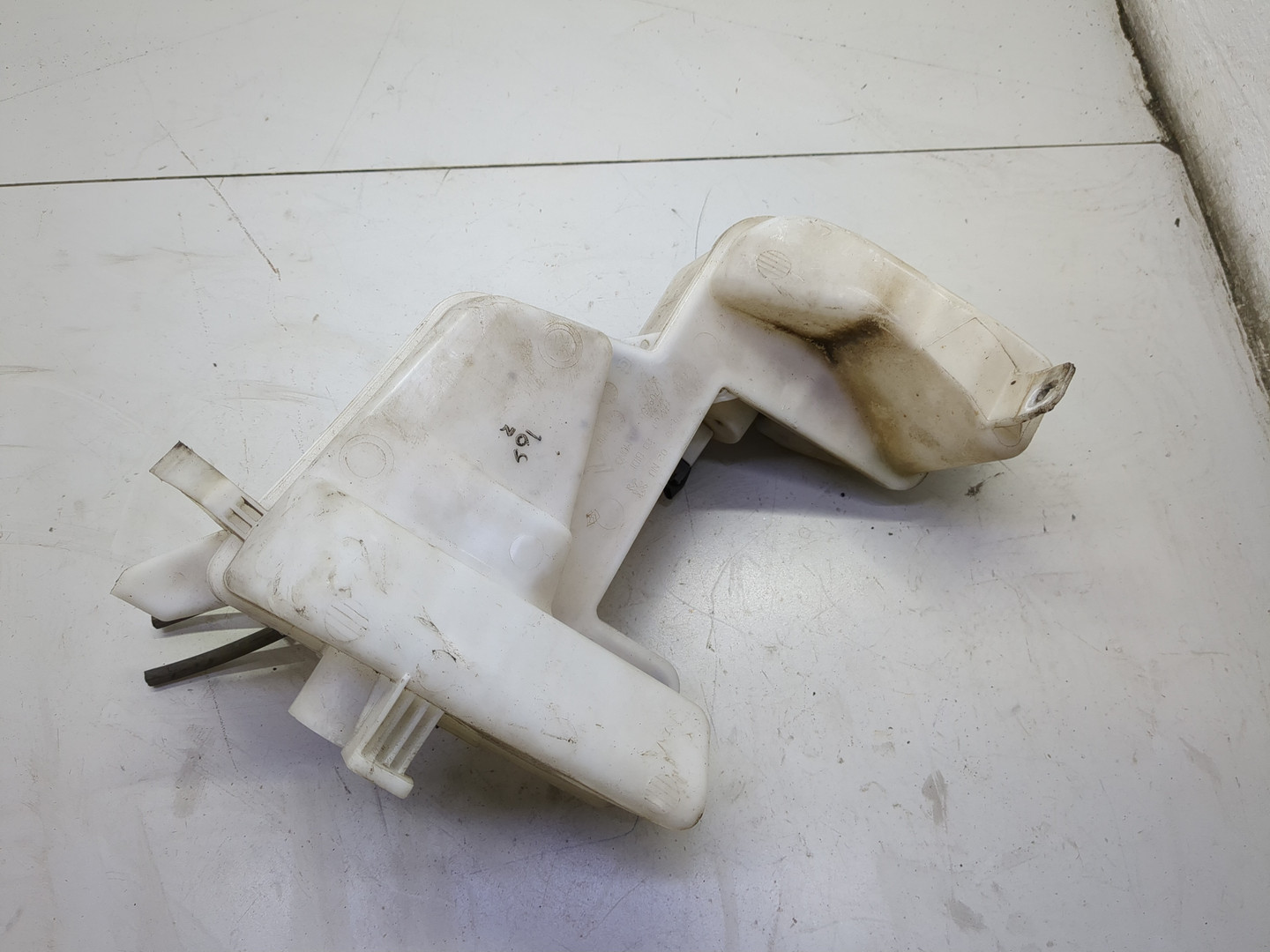 Бачок омывателя лобового стекла