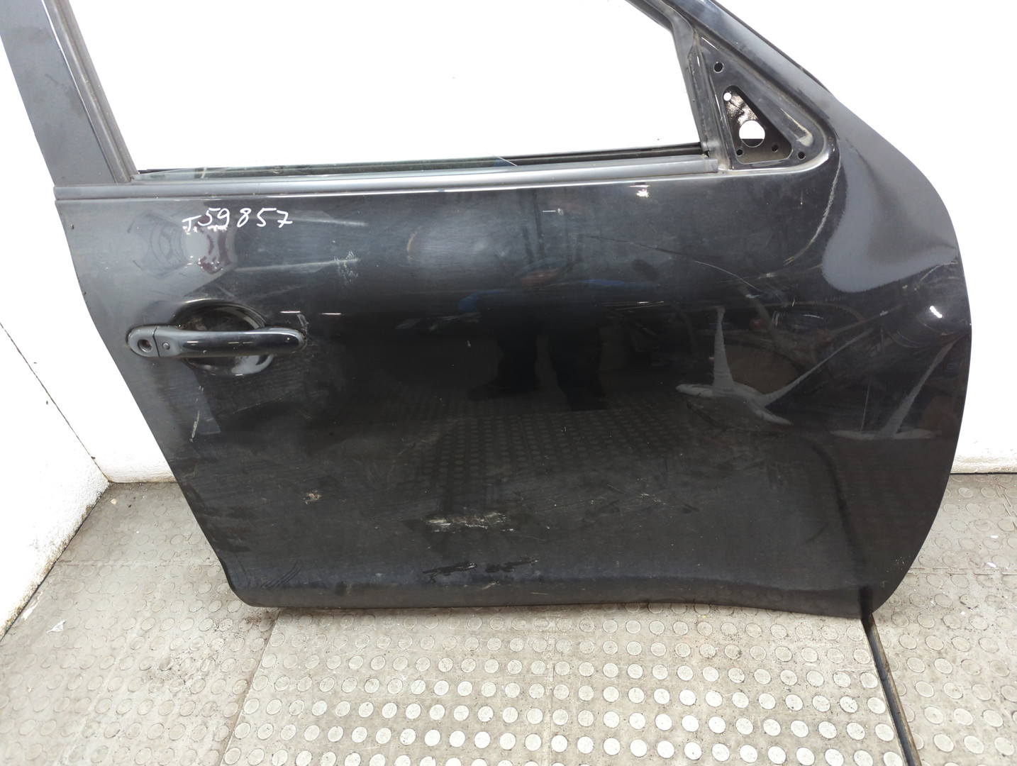 Дверь передняя правая