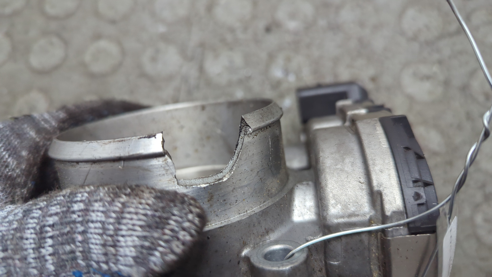 Заслонка дроссельная электрическая