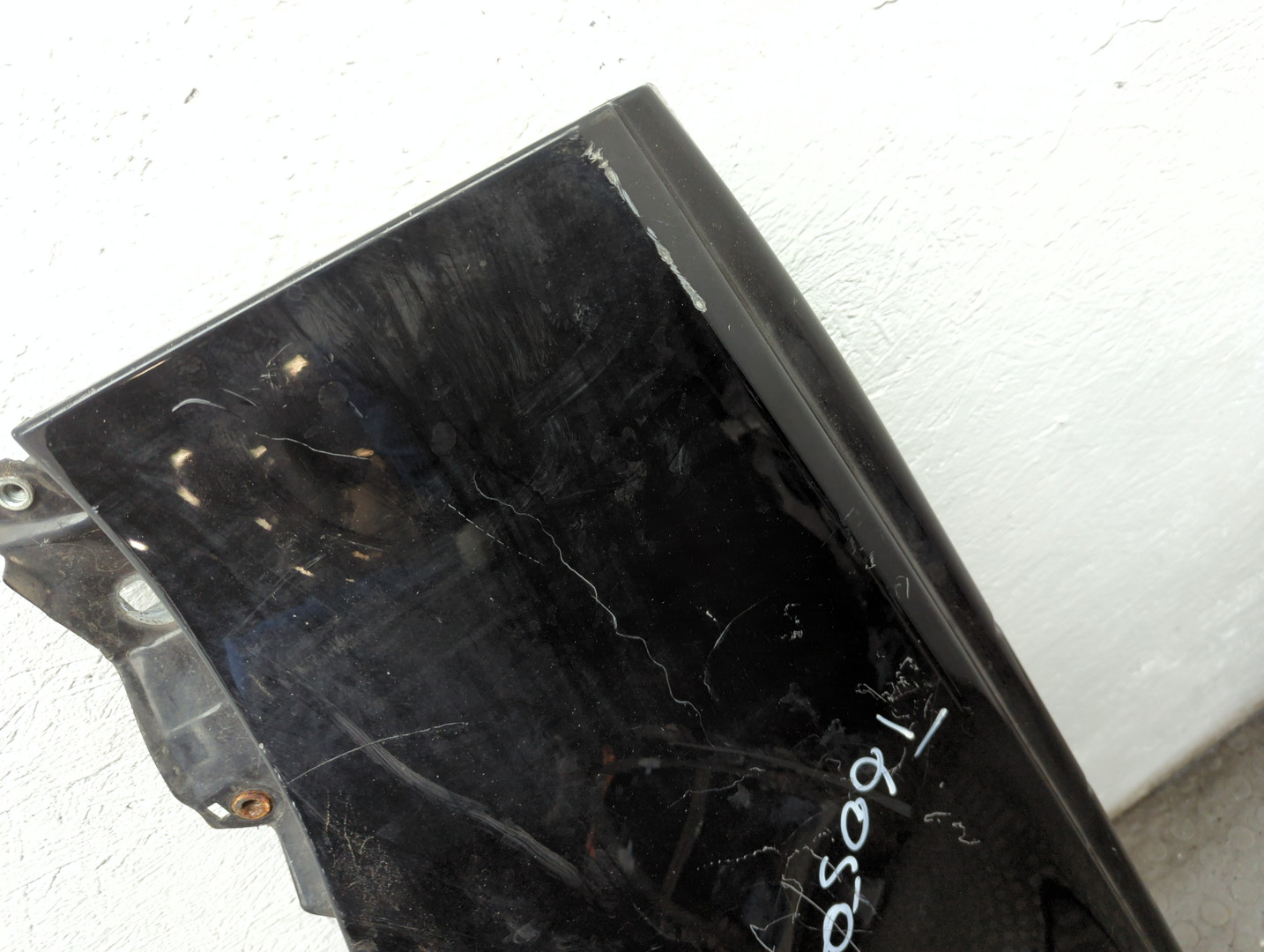 Крыло переднее левое