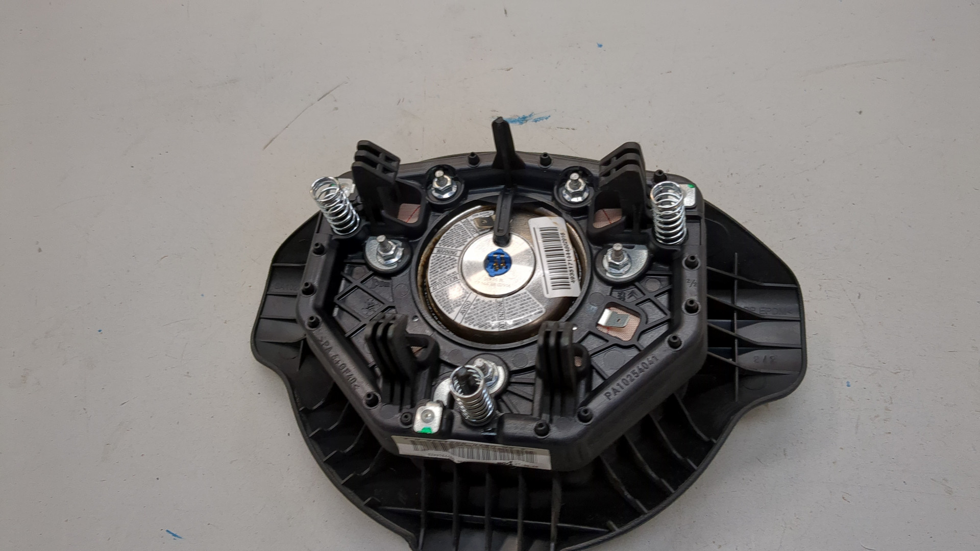 Подушка безопасности в рулевое колесо