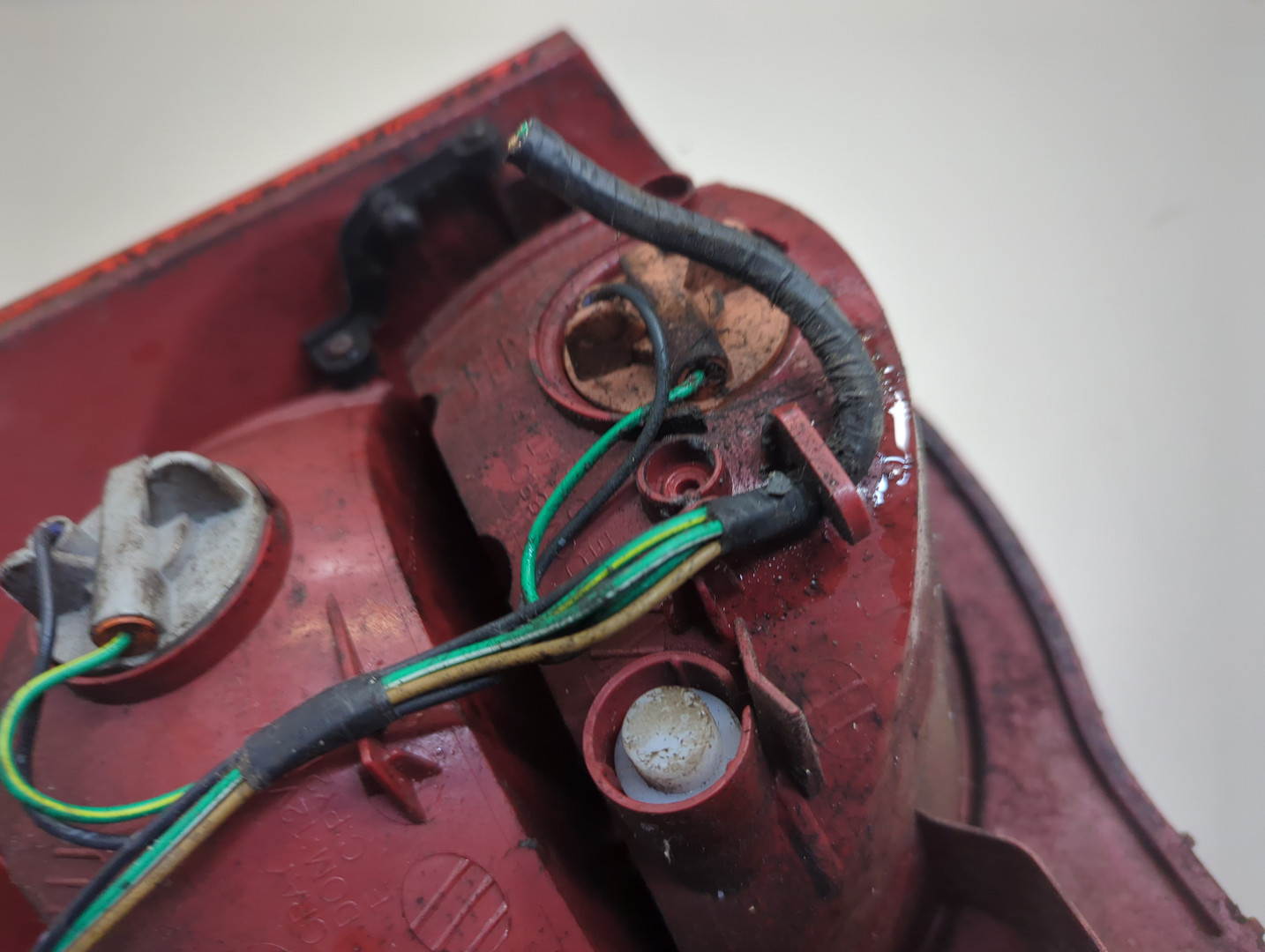 Фонарь задний левый