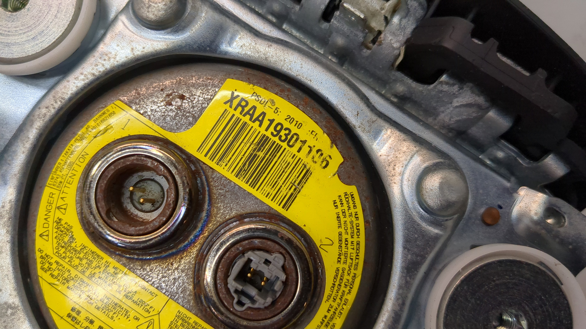 Подушка безопасности в рулевое колесо