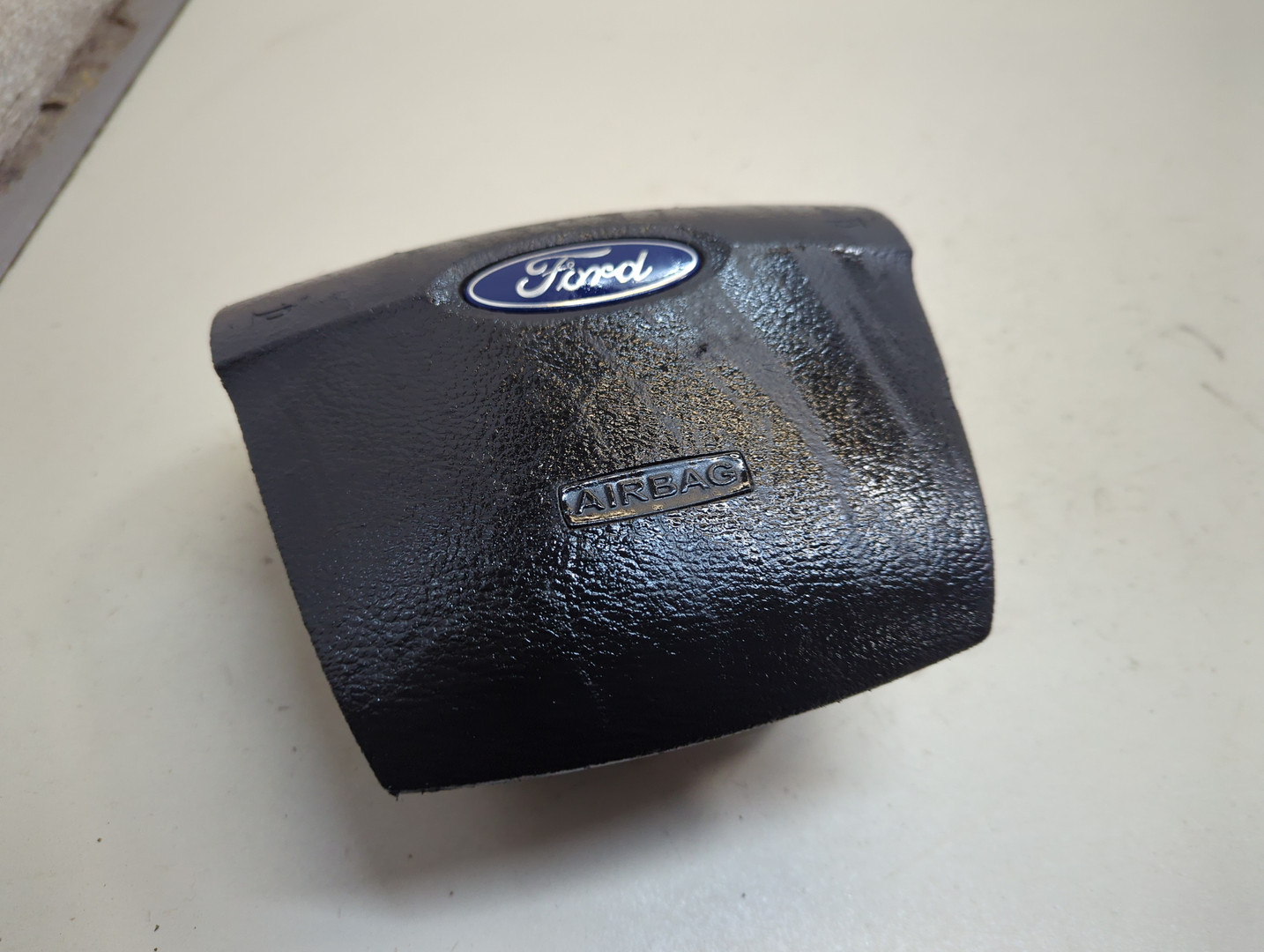 Подушка безопасности в рулевое колесо