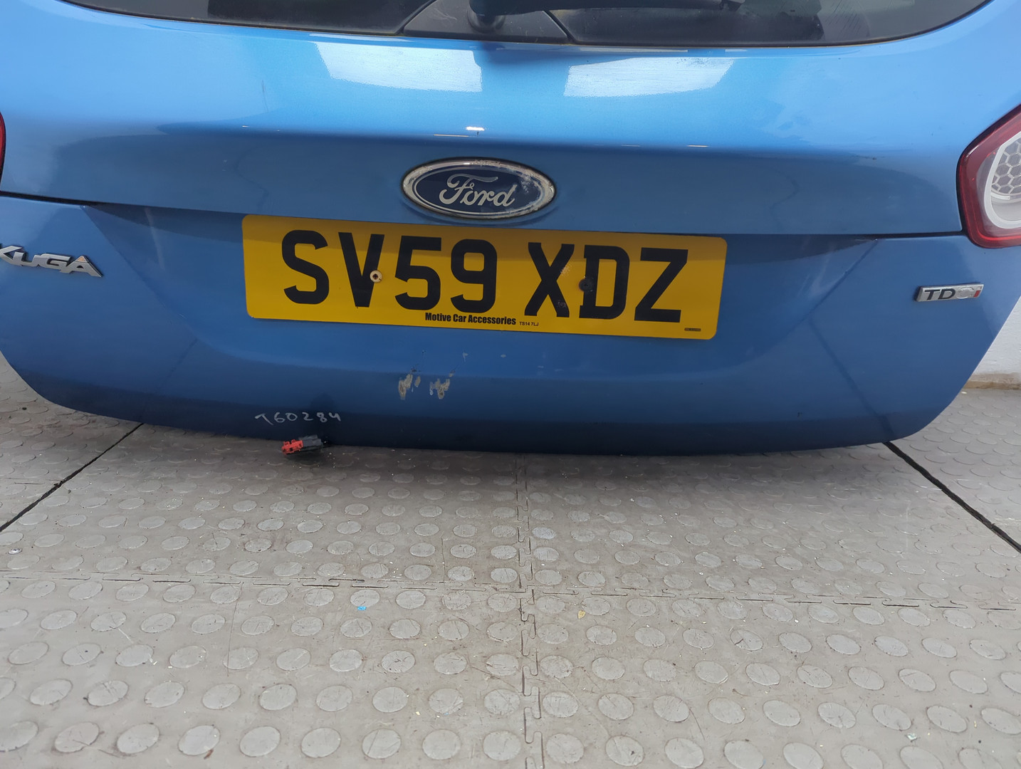 Дверь багажника