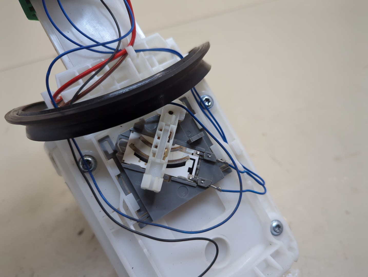 Насос топливный электрический