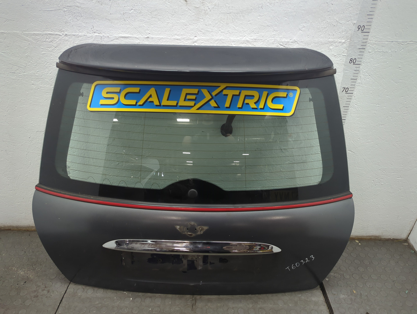 Дверь багажника