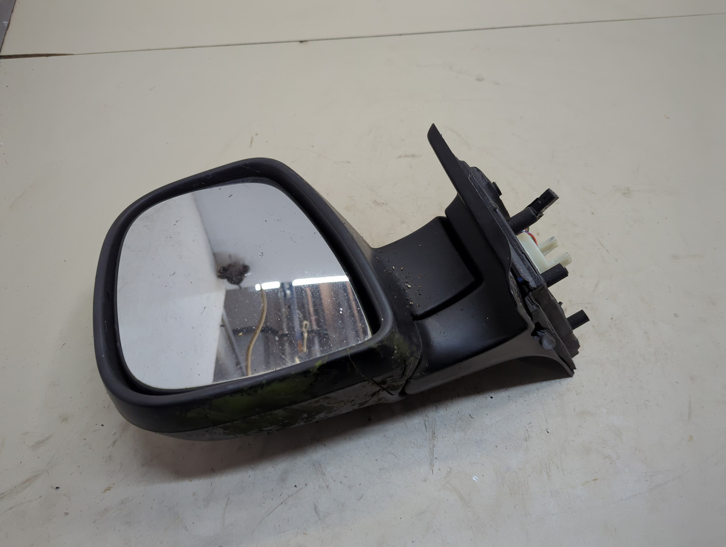 Зеркало левое электрическое