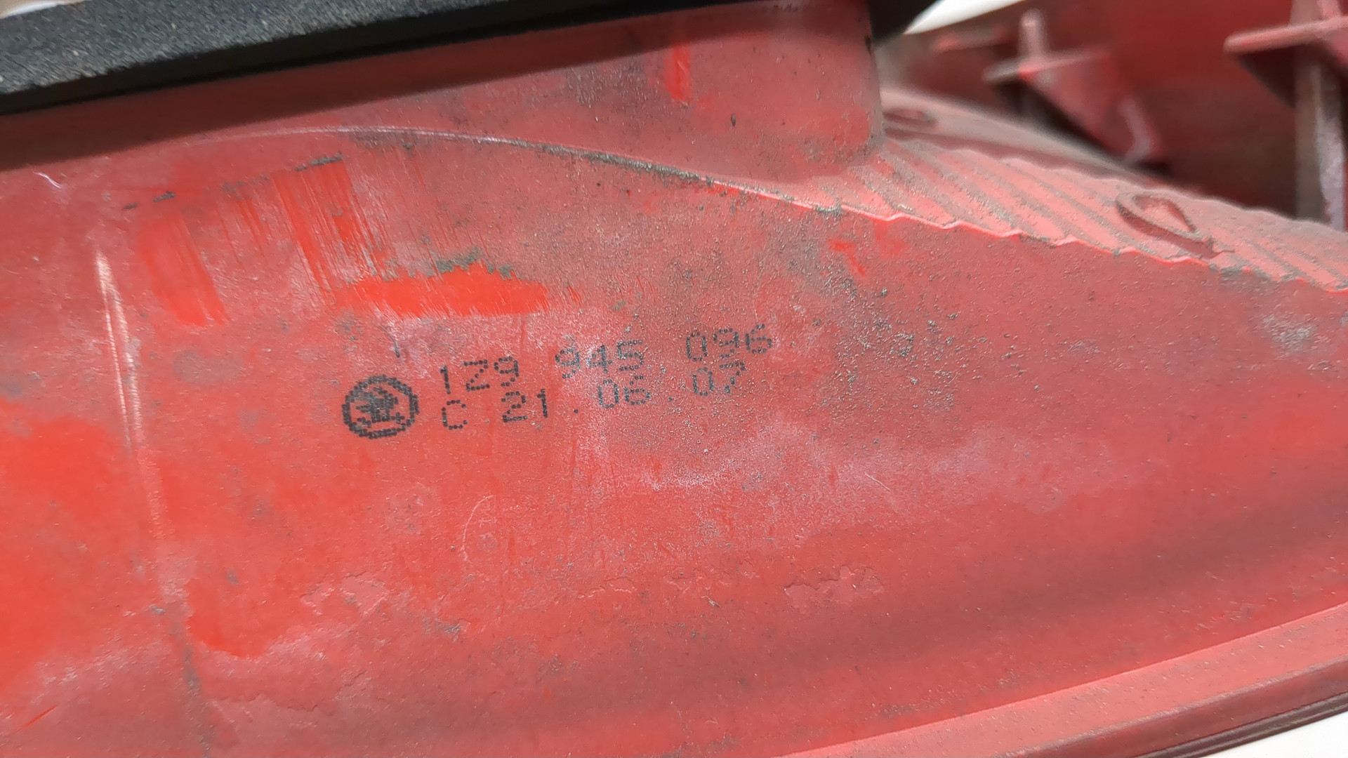 Фонарь задний правый