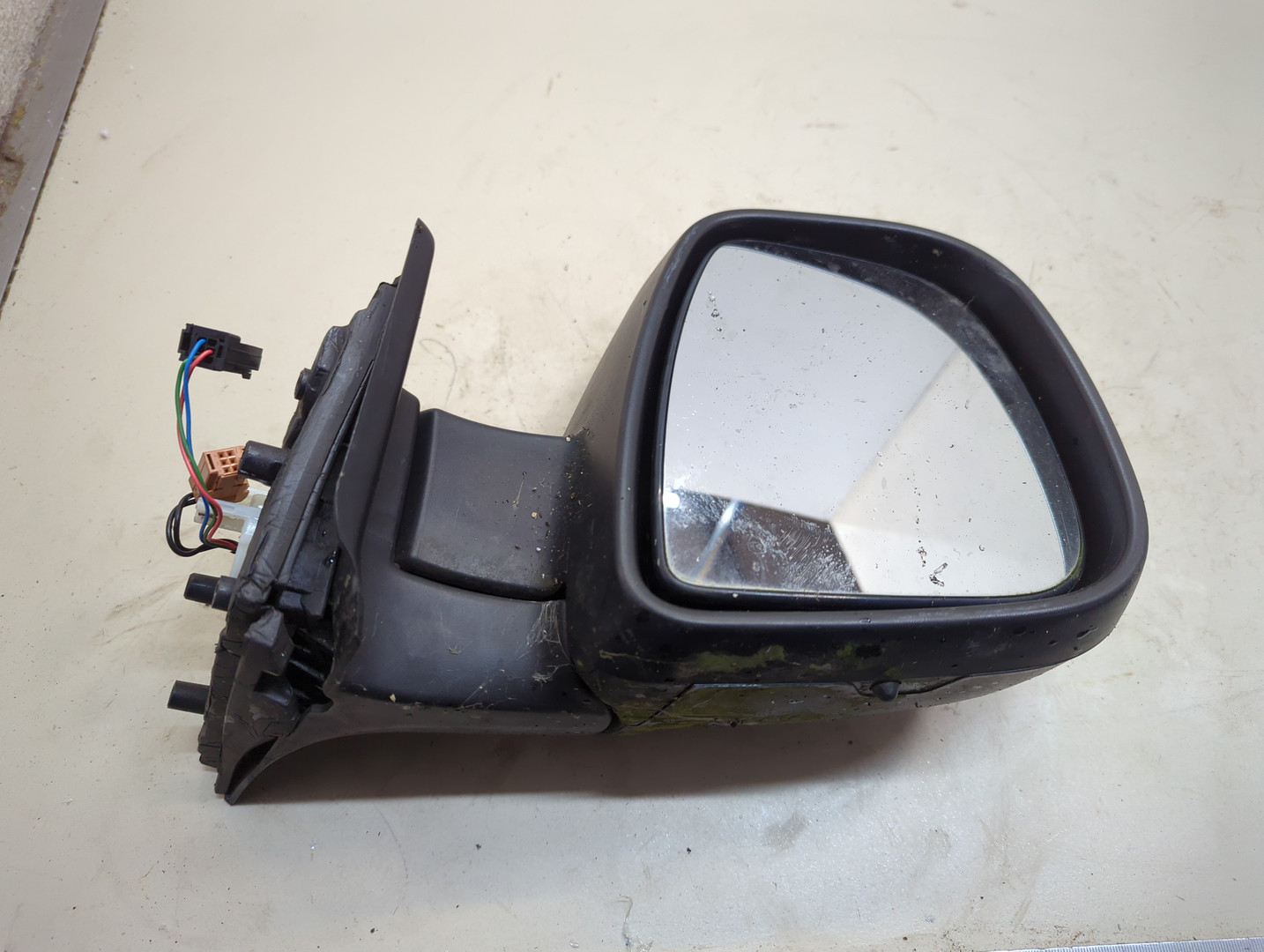 Зеркало правое электрическое