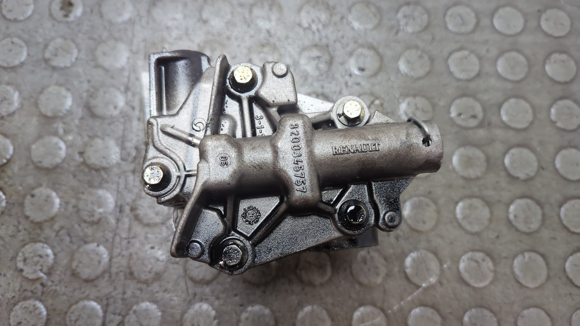 Насос масляный