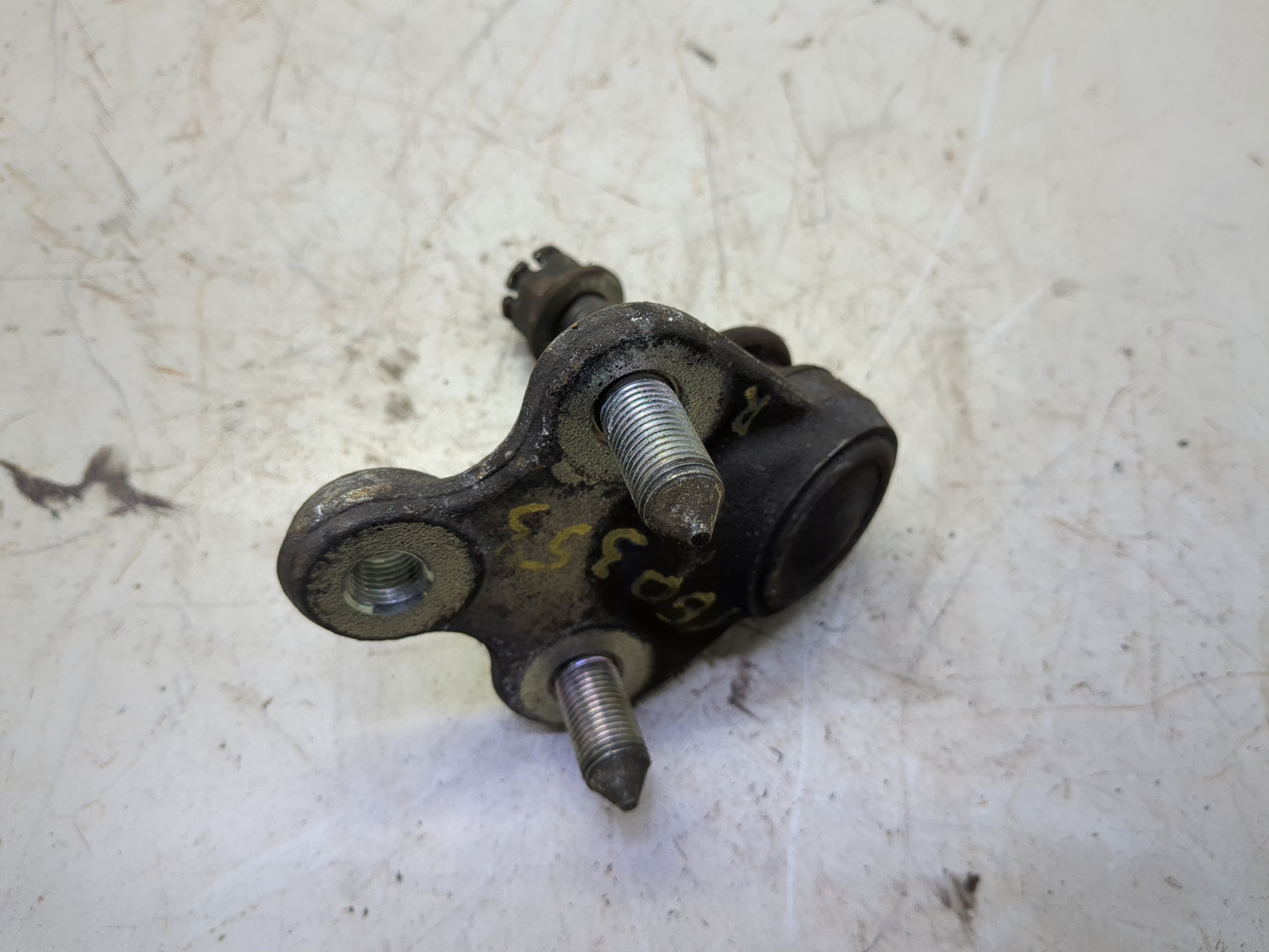 Опора шаровая правая