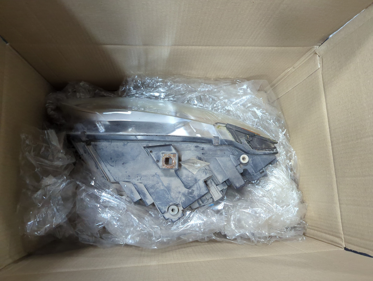 Фара правая