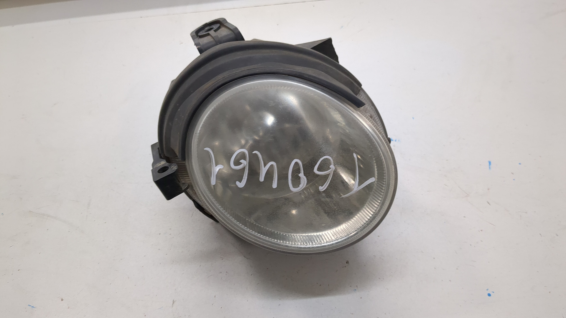 Фара противотуманная правая