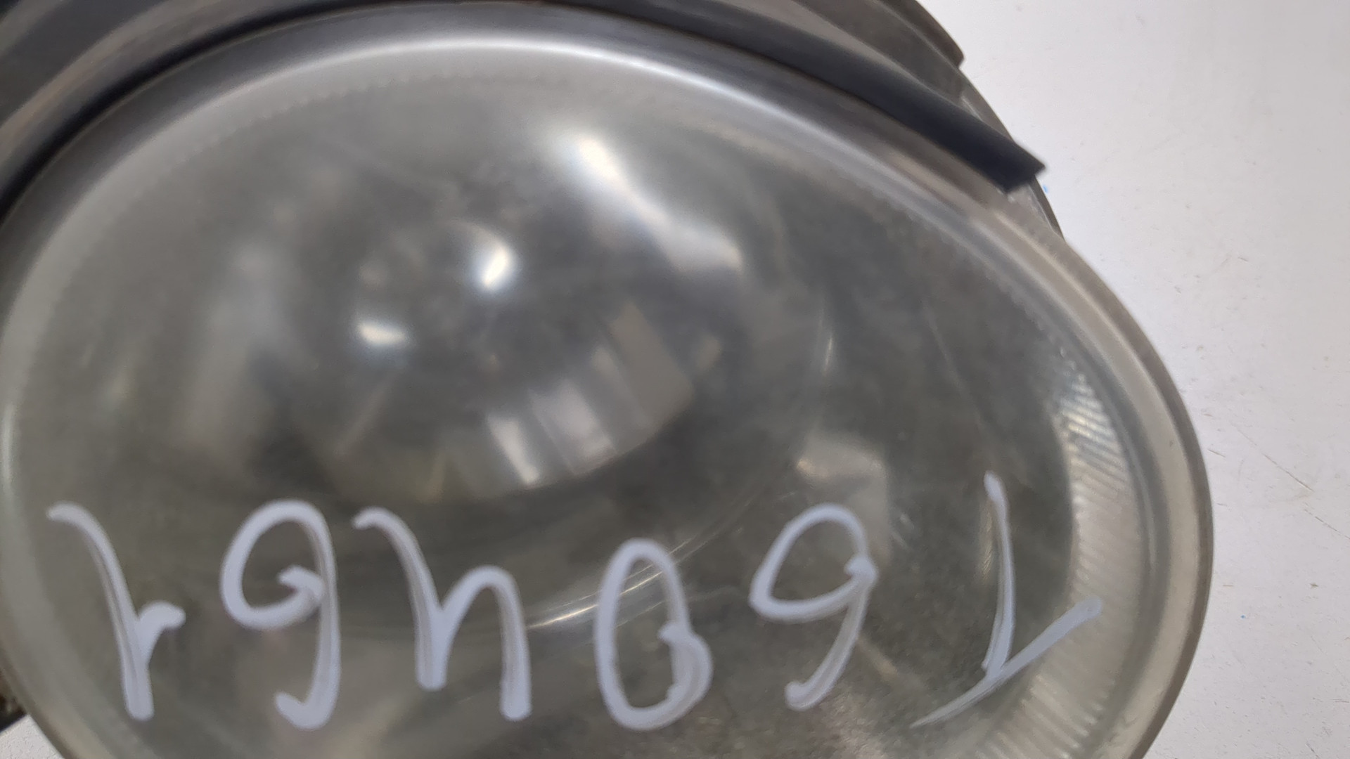 Фара противотуманная правая