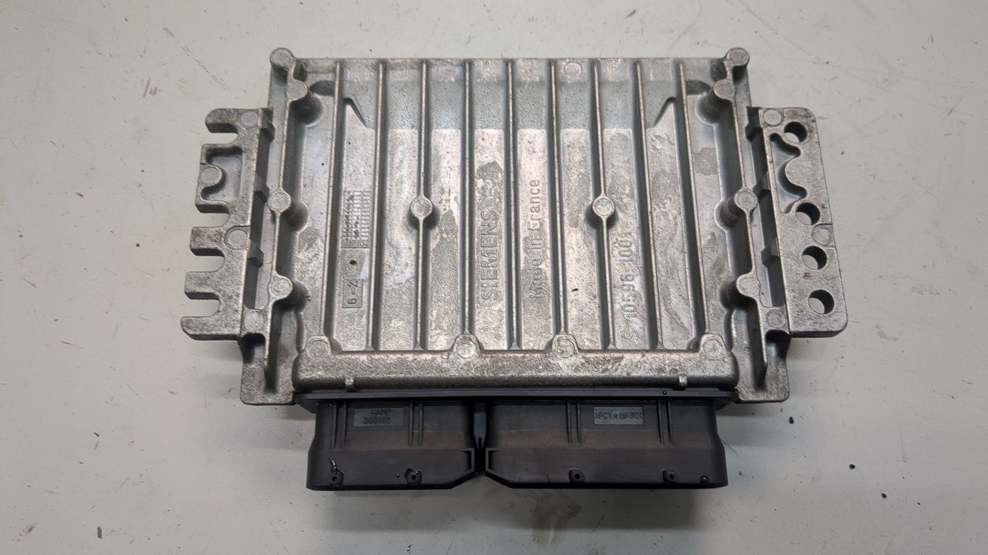 Блок управления двигателем