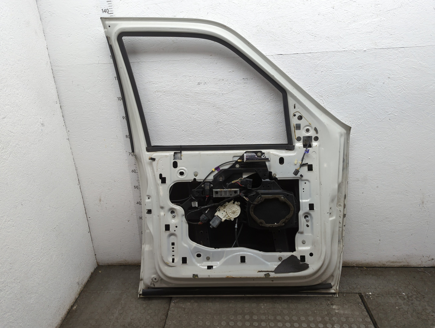 Дверь передняя левая