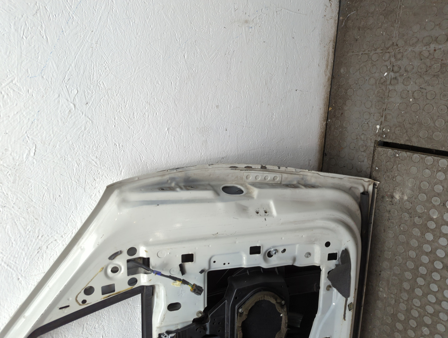 Дверь передняя левая