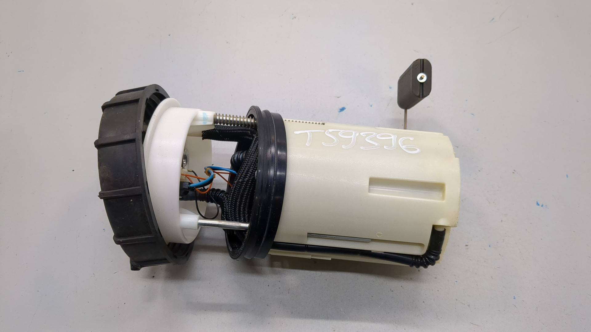 Насос топливный электрический