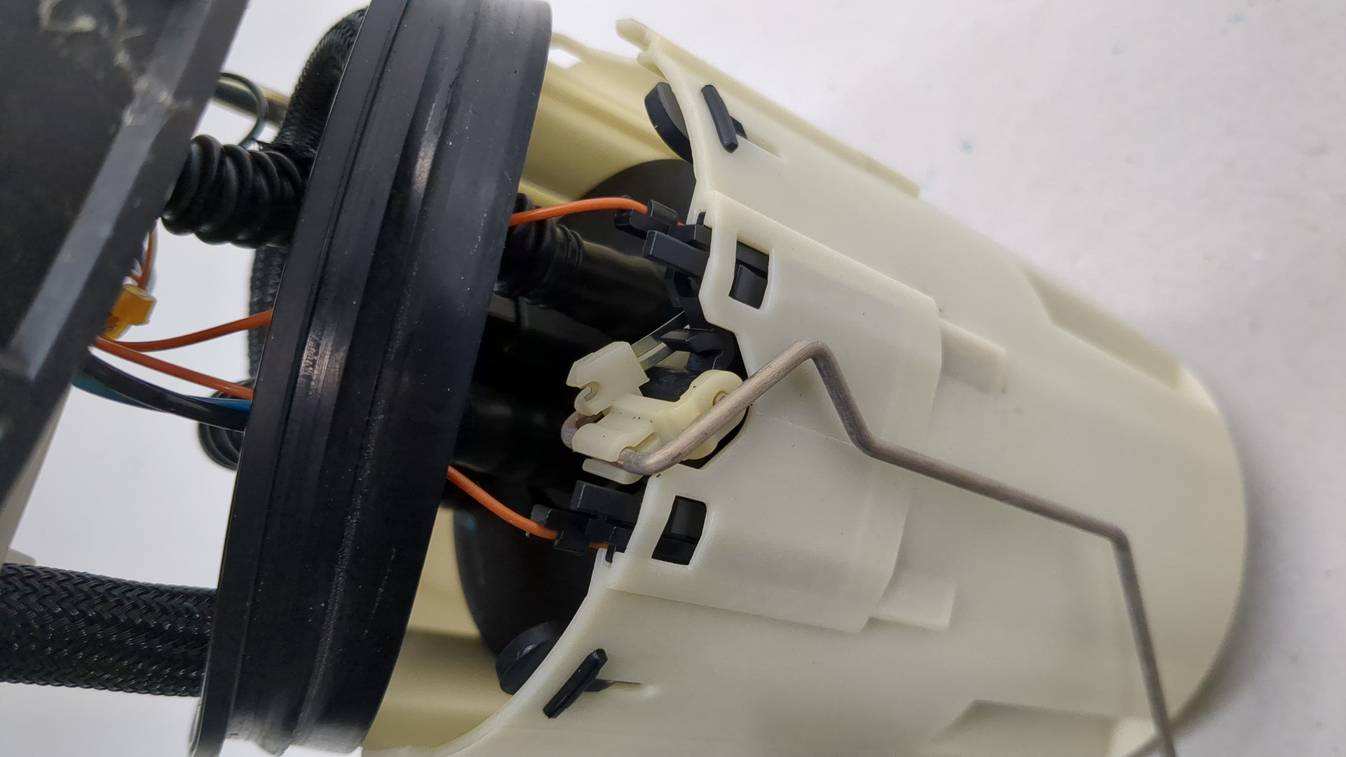 Насос топливный электрический