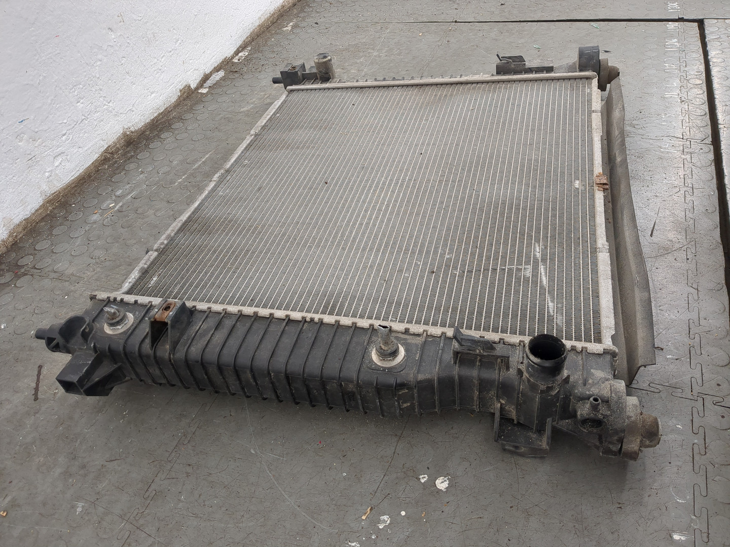 Радиатор охлаждения двигателя основной