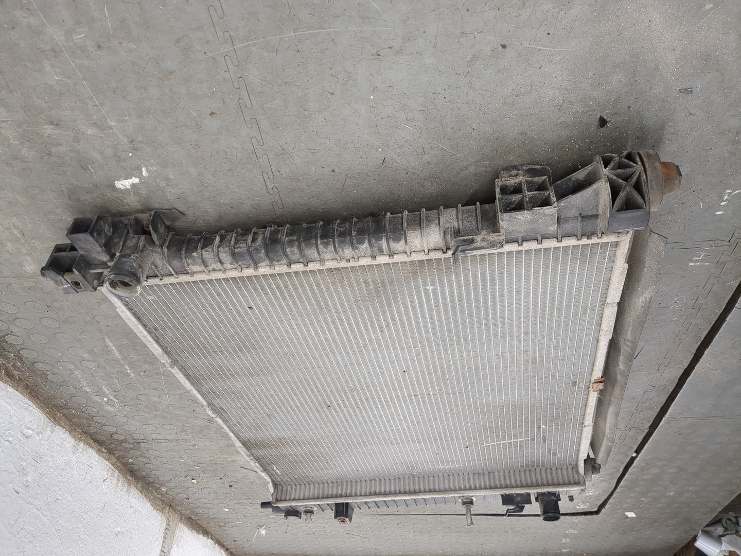 Радиатор охлаждения двигателя основной