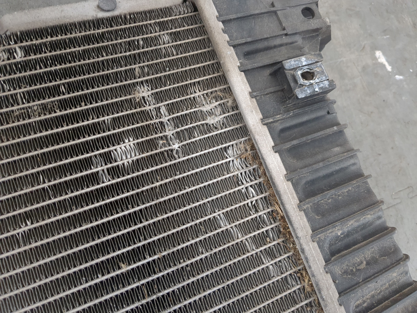 Радиатор охлаждения двигателя основной